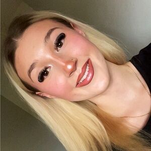 Meet your Posher, Carleigh